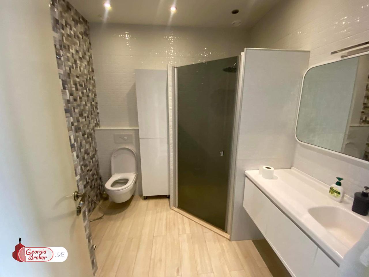 იყიდება ახალი გარემონტებული 2 ოთახიანი ბინა